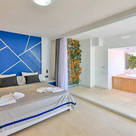 4 Bedroom - 2452 Villa Kalkan